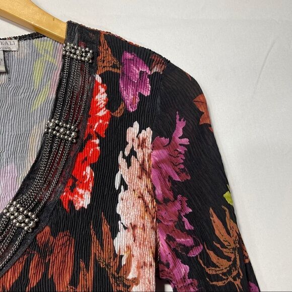 Alberto Makali floral pleated Chain Detail Shirt - Picture 6 of 11